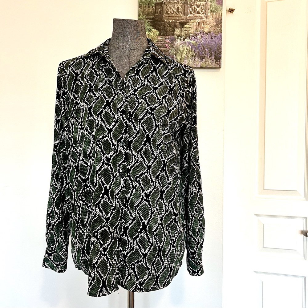 🐍Michael Kors Button Down
